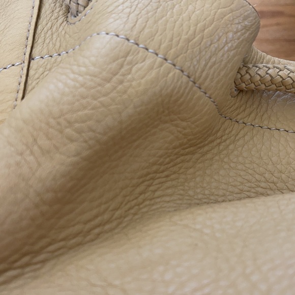 Cole Haan leather diaper bag w/ waterproof lining - Picture 14 of 16